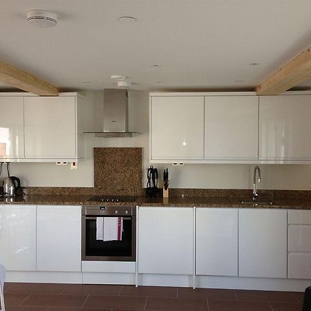 Max Serviced Apartments Commercial Road Londres Extérieur photo
