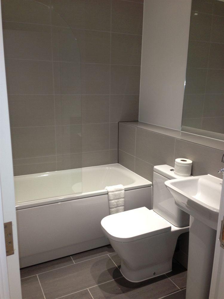 Max Serviced Apartments Commercial Road Londres Extérieur photo